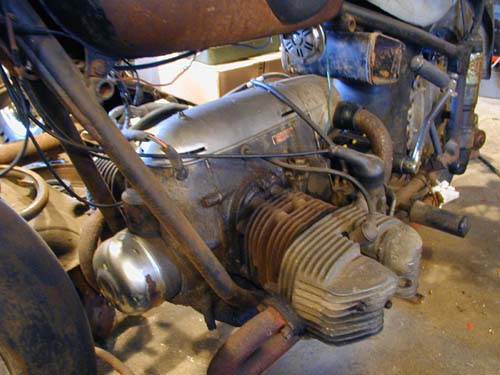 The Zundapp KS601 engine from the front left.