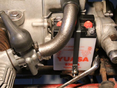 The Zundapp KS601 battery strap, first (and current) incarnation.